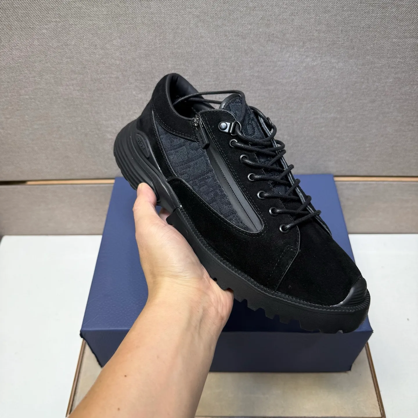 ⬛️Men's shoes 💰p560 [Dior~] Men's casual shoes 2025z cabinet sales simultaneously 🔶Size: 39-44 #️⃣ 🔷2 colors🔜The upper is made of multi-material splicing➕Genuine leather lining, comfortable and breathable, sole: original comfortable and wear-resistant outsole, ⚠️Real shot📱Photographed🎬The real thing is better📢📢📢